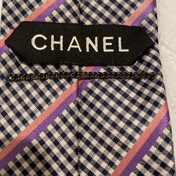 COPY - Chanel Silk Tie - Picture 13 of 16